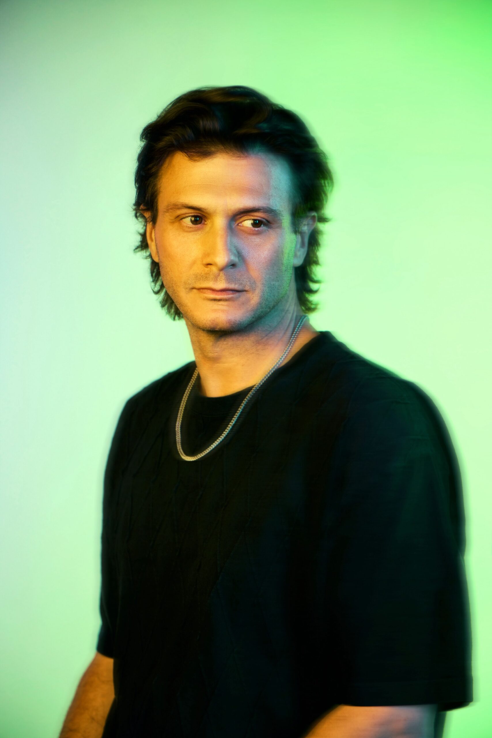 Genre-Fusing and Groove-Led: ‘Chismosa’ is the Latest from Alex Cecil