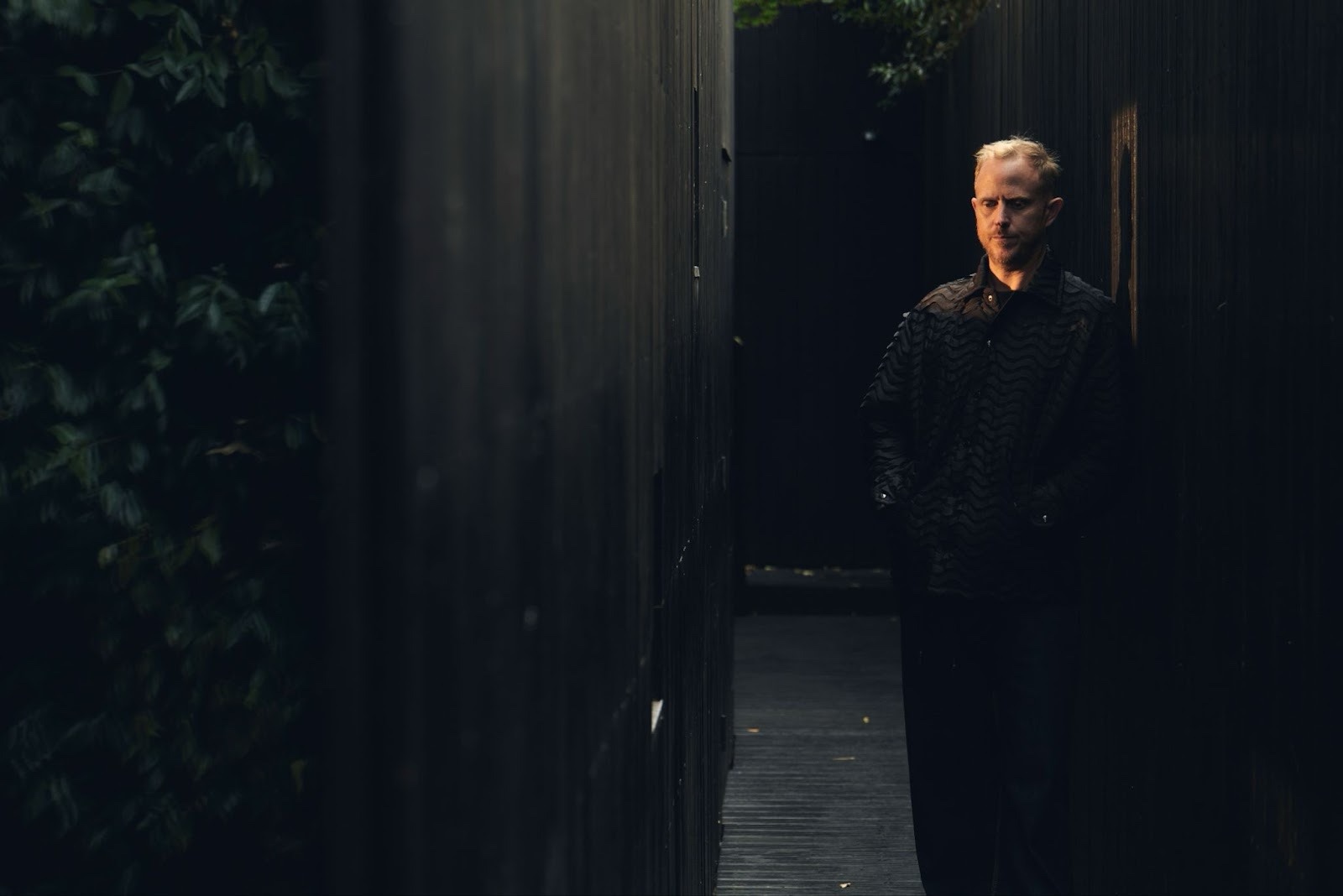 John Monkman unleashes his menacing new single ‘Signal’ on Vapour Records 