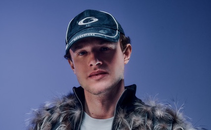 Marten Lou combines with LUCH on new single “Hideaway” on Warner Music