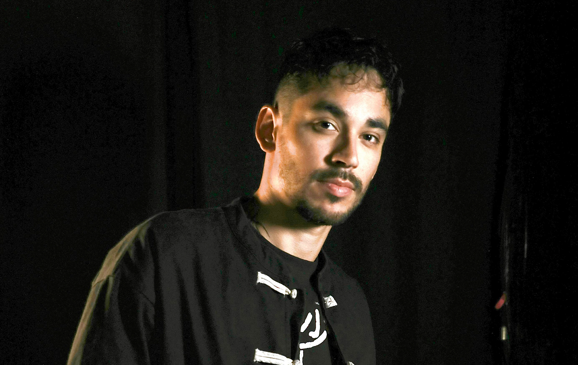 Desdel Barro reimagines club culture on “Greatest Hits, Vol. 1”