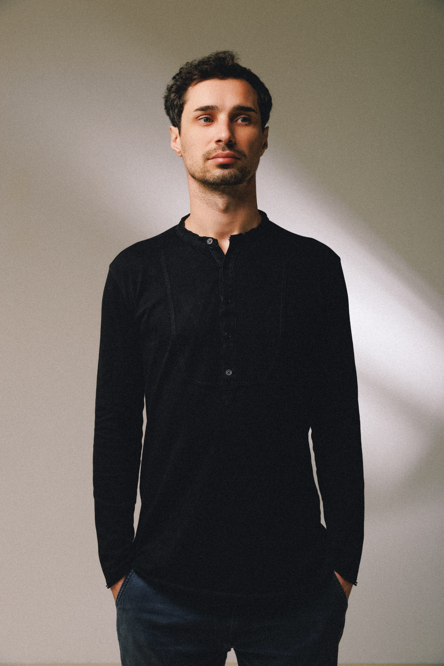 Cristi Cons set to release expansive new album Out Of Cycle on Amphia