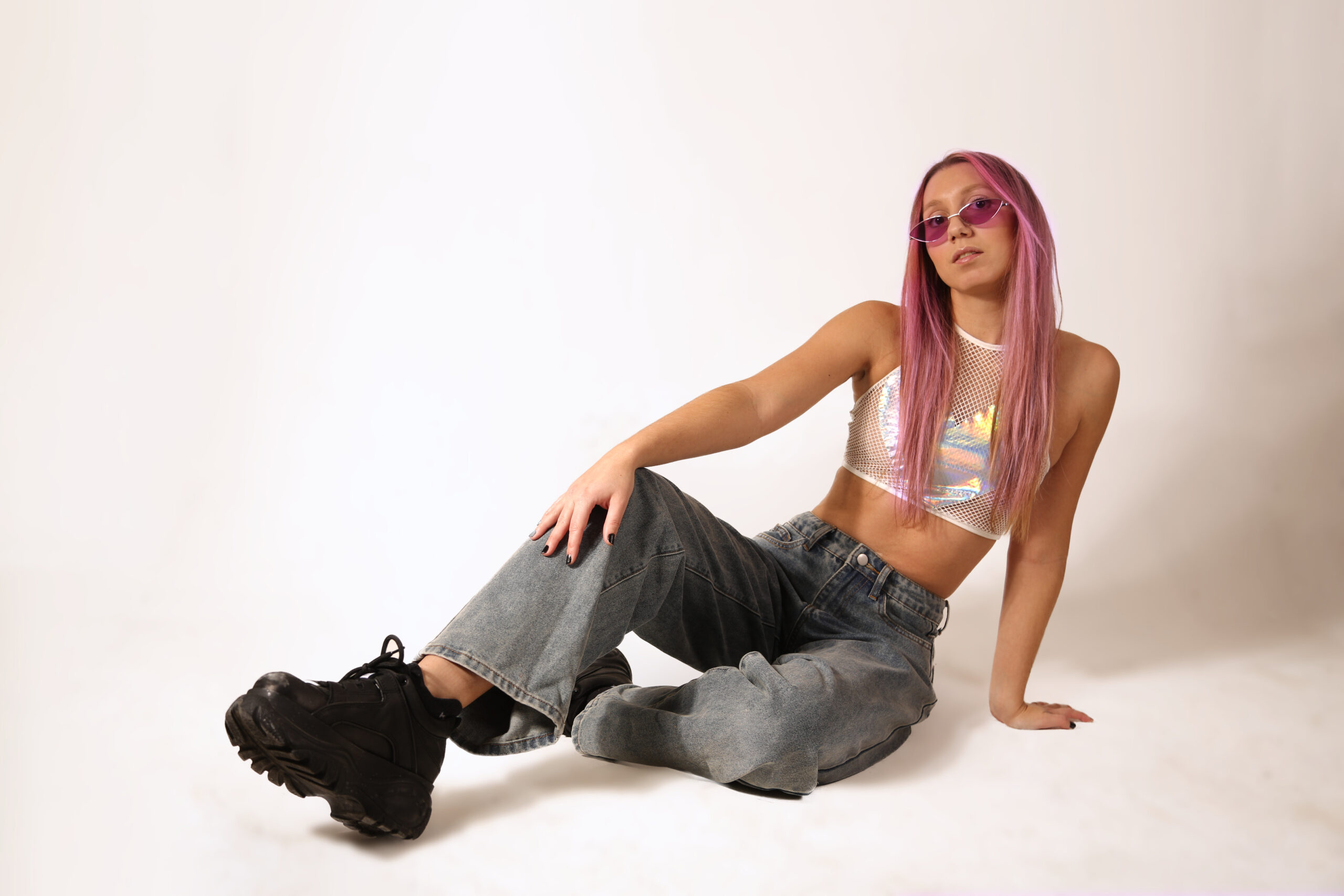 French Producer and DJ ROXIE Unleashes High-Energy Single ‘Turn It Up’